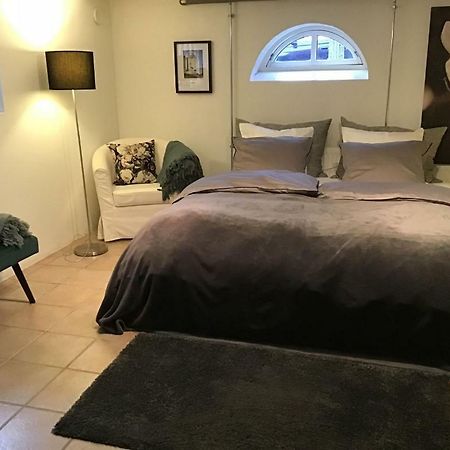 Special Offer,One Of Its Kind, Extremely Central In Herning, Danish Hosts, Extremely Clean, Very Quiet Street But A Stonethrough From Bars & Restaurants Appartement Buitenkant foto