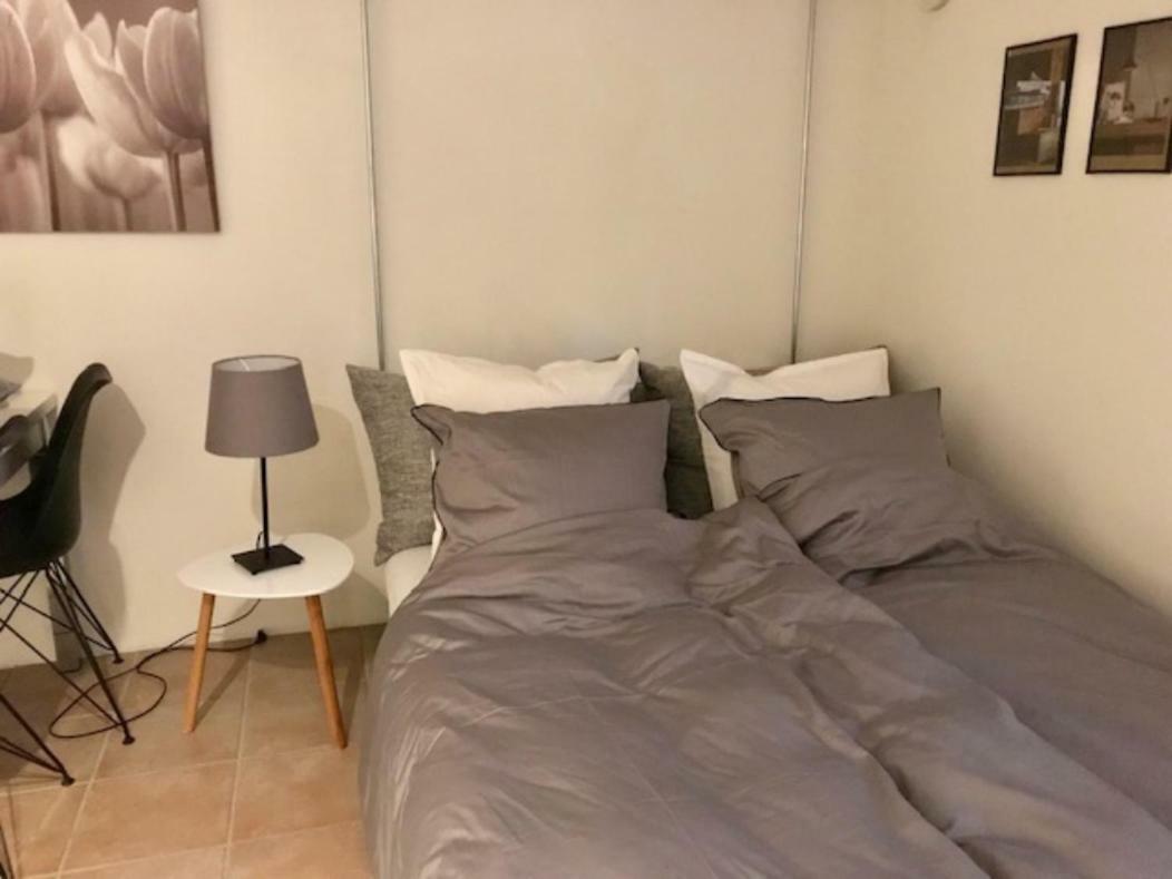 Special Offer,One Of Its Kind, Extremely Central In Herning, Danish Hosts, Extremely Clean, Very Quiet Street But A Stonethrough From Bars & Restaurants Appartement Buitenkant foto
